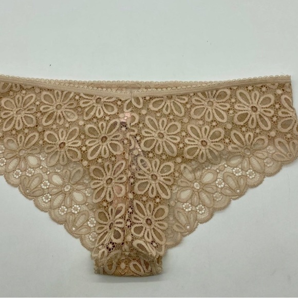 VICTORAS SECRET SZ LARGE NWT 4 PACK FLORAL SHEER CHEEKY PANTIES!! - Picture 7 of 7